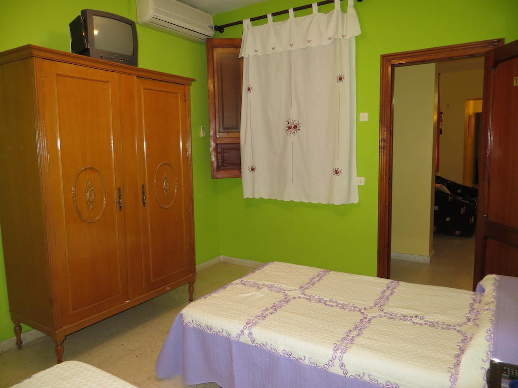 Hostal Restaurante Reina El Tejar Bilik gambar