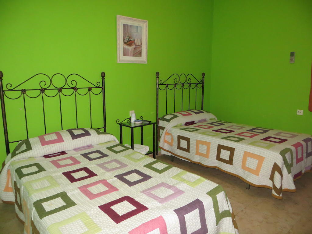 Hostal Restaurante Reina El Tejar Luaran gambar
