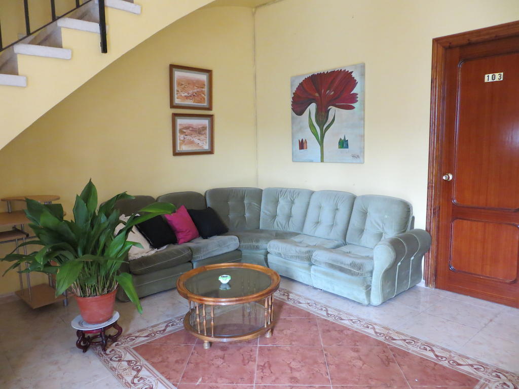 Hostal Restaurante Reina El Tejar Luaran gambar
