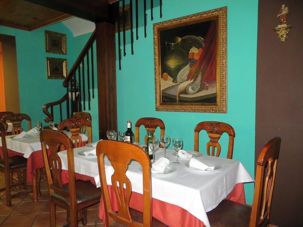 Hostal Restaurante Reina El Tejar Luaran gambar
