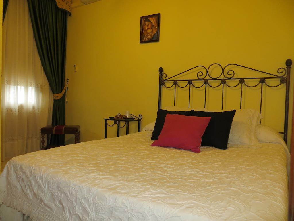 Hostal Restaurante Reina El Tejar Luaran gambar