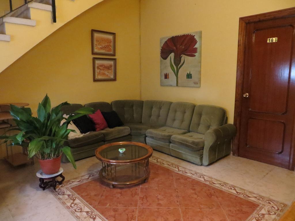 Hostal Restaurante Reina El Tejar Luaran gambar