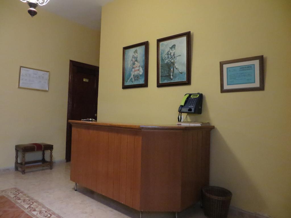 Hostal Restaurante Reina El Tejar Luaran gambar